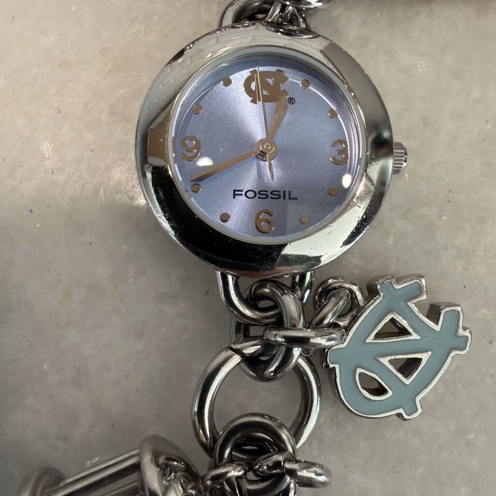 Fossil UNC Charm Bracelet Watch Tar Heels NWT - Picture 5 of 14